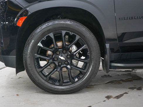 Used 2023 Chevrolet Suburban RST w/ Luxury Package AWD/4WD image 33