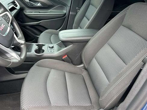 Used 2024 GMC Terrain SLE w/ Driver Convenience Package FWD image 26