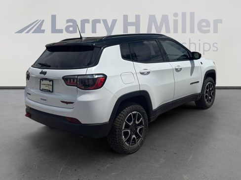 New 2026 Jeep Compass Trailhawk AWD/4WD image 5
