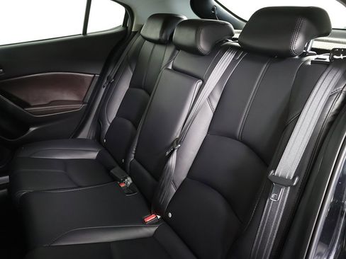 Used 2018 MAZDA MAZDA3 Touring image 28