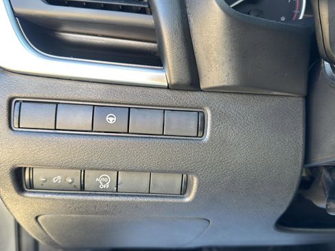Used 2023 Nissan Rogue SV FWD image 14