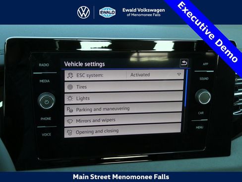 New 2025 Volkswagen Jetta SE image 40