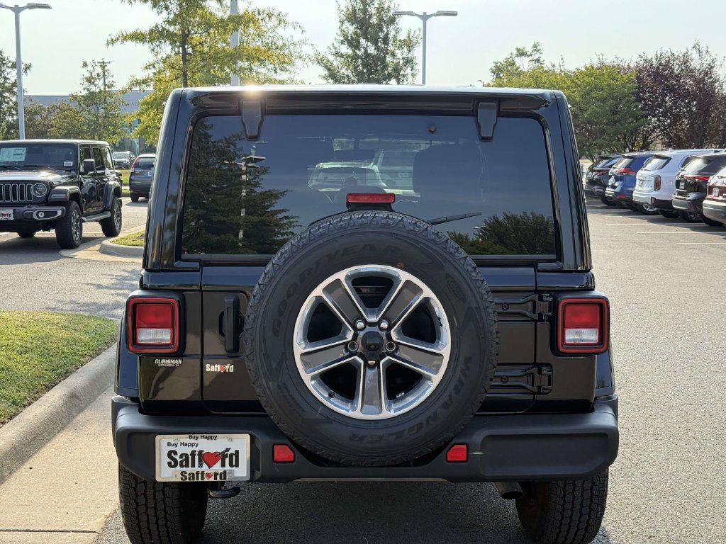 Used 2021 Jeep Wrangler Unlimited Sahara AWD/4WD image 11