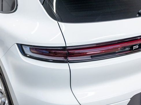 Certified 2025 Porsche Cayenne S AWD/4WD image 23