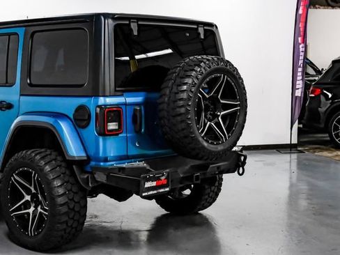 Used 2020 Jeep Wrangler Unlimited Sahara AWD/4WD image 17