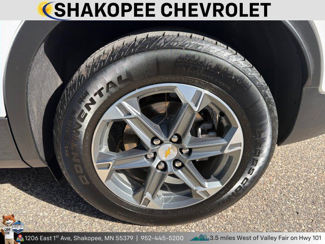 Used 2025 Chevrolet Blazer LT AWD/4WD image 3