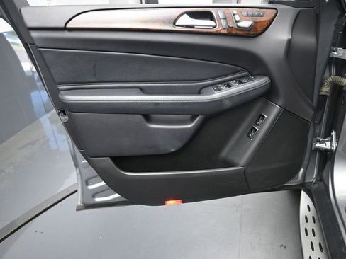Used 2017 Mercedes-Benz GLS 450 4MATIC image 21