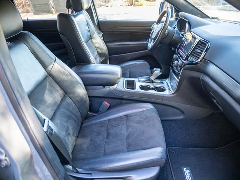 Used 2020 Jeep Grand Cherokee Altitude image 26