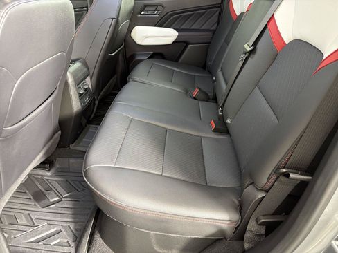 Used 2024 GMC Canyon AT4X AWD/4WD image 18