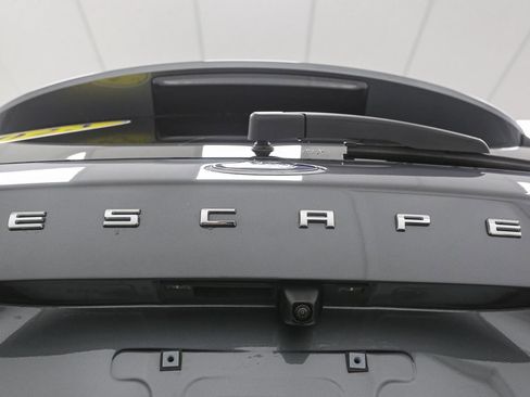 Used 2023 Ford Escape Platinum image 12