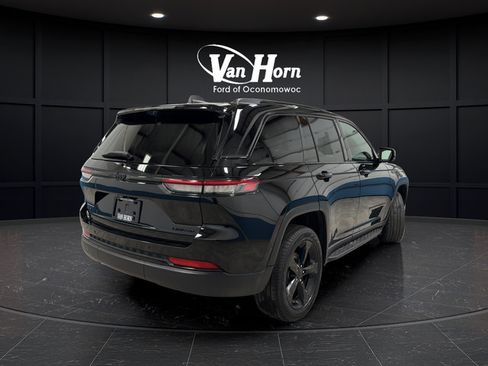 Used 2024 Jeep Grand Cherokee Limited w/ Luxury Tech Group II AWD/4WD image 7