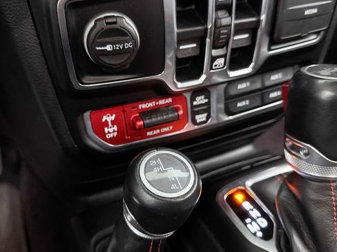 Used 2021 Jeep Wrangler Unlimited Rubicon AWD/4WD image 8
