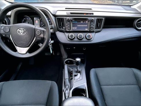 Used 2018 Toyota RAV4 LE image 15