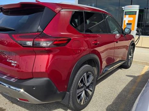 Used 2021 Nissan Rogue Platinum image 9