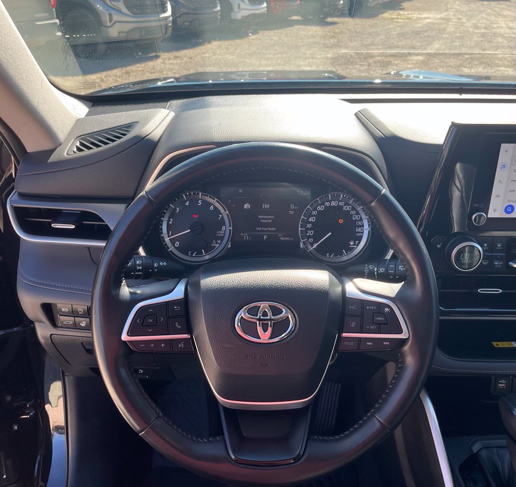 Used 2023 Toyota Highlander XLE AWD/4WD image 26