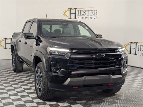 Used 2023 Chevrolet Colorado Z71 w/ Z71 Convenience Package 2 image 2