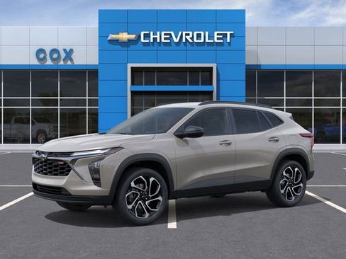 New 2026 Chevrolet Trax RS w/ Driver Confidence Package image 2