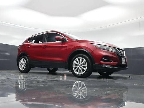 Used 2022 Nissan Rogue Sport SV FWD image 3
