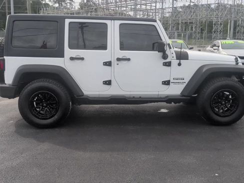 Used 2017 Jeep Wrangler Unlimited Sport w/ Quick Order Package 24S AWD/4WD image 9