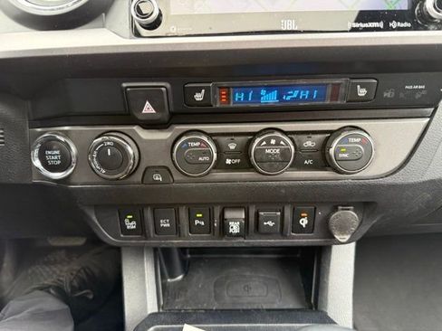 Used 2020 Toyota Tacoma TRD Sport w/ TRD Premium Sport Package AWD/4WD image 14