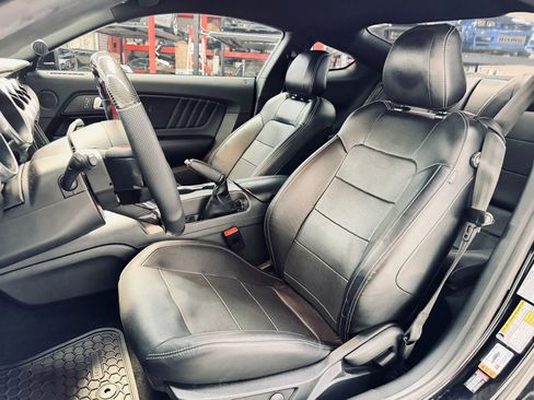 Used 2021 Ford Mustang GT Premium w/ Black Accent Package RWD image 4