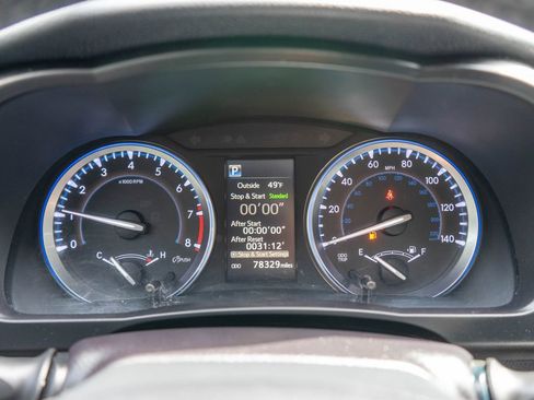 Used 2019 Toyota Highlander SE image 23