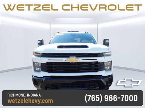 Used 2024 Chevrolet Silverado 2500 Custom w/ Custom Value Package AWD/4WD image 12