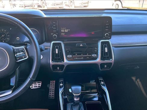 Used 2022 Kia Sorento SX Prestige w/ Rust Color Package image 8