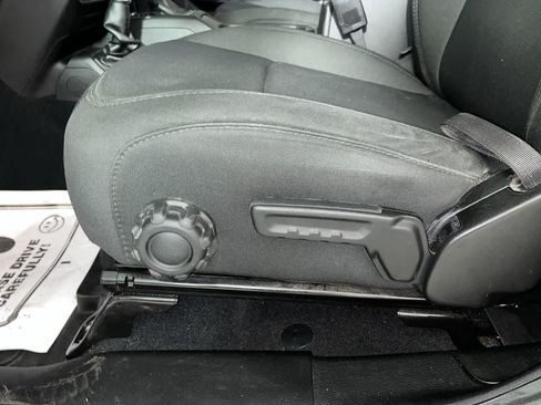 Used 2022 Jeep Gladiator Sport AWD/4WD image 14