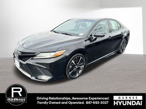 Used 2018 Toyota Camry XSE image 1