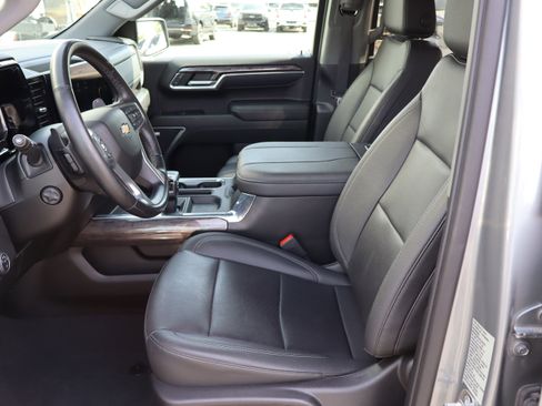 Used 2023 Chevrolet Silverado 1500 LTZ AWD/4WD image 20