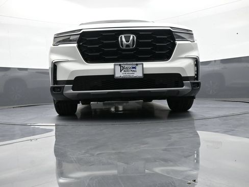 Used 2024 Honda Pilot Touring image 29