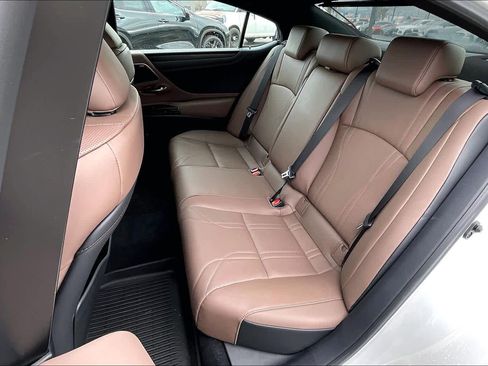 Used 2025 Lexus ES 350 w/ Luxury Package image 19