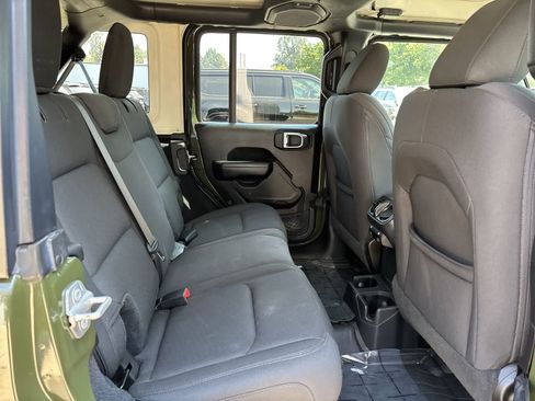 Used 2022 Jeep Wrangler Unlimited Sport AWD/4WD image 6