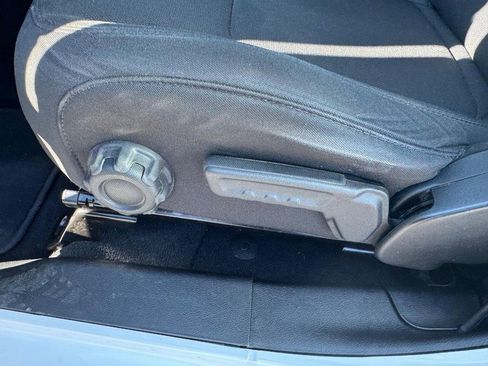 Used 2019 Jeep Wrangler Unlimited Sahara image 16