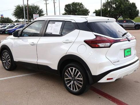 Certified 2024 Nissan Kicks SV FWD image 9