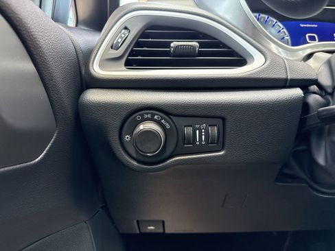 New 2026 Chrysler Voyager LX image 13