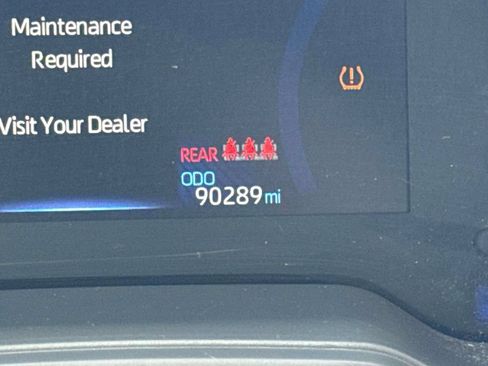 Used 2021 Toyota Corolla LE FWD image 28
