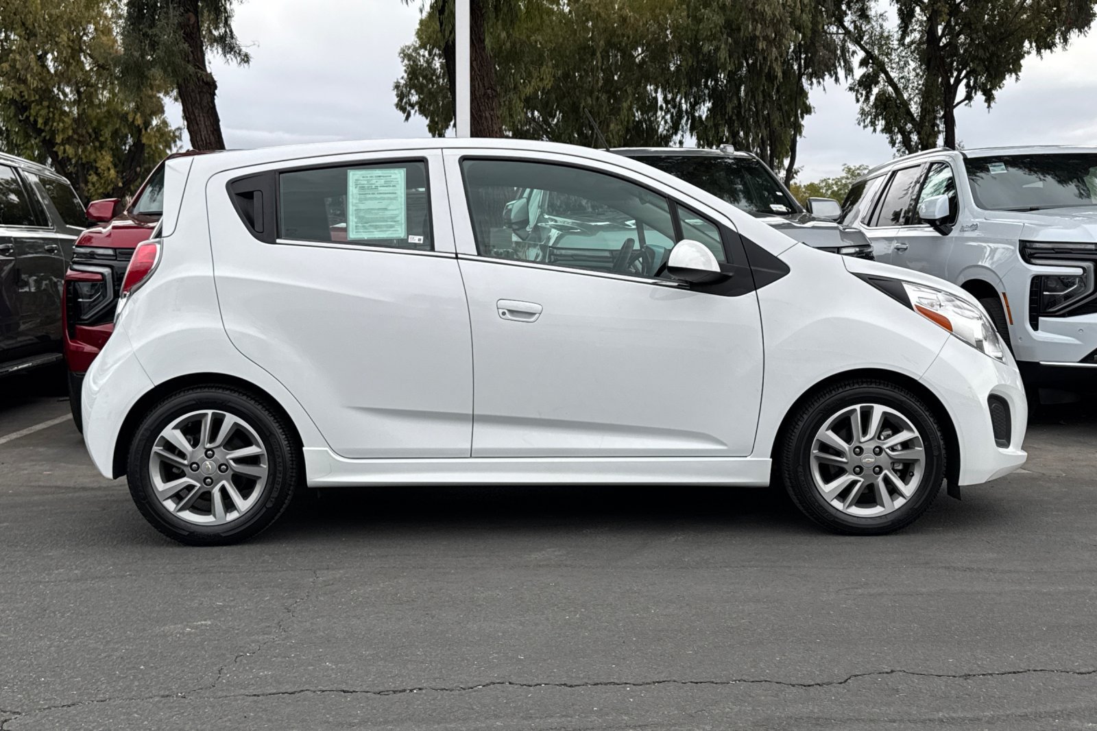 Used 2014 Chevrolet Spark LT FWD image 4