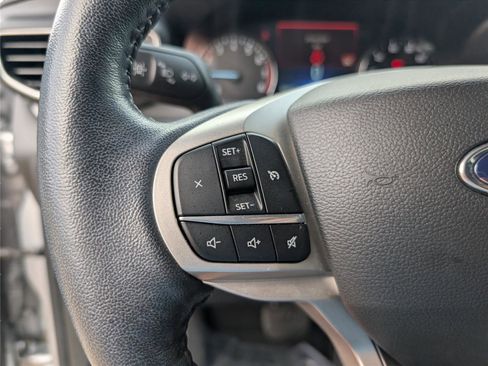 Used 2022 Ford Explorer XLT w/ Equipment Group 202A image 26