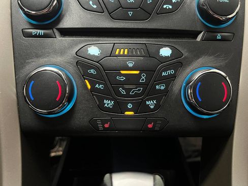 Used 2016 Ford Fusion SE w/ Equipment Group 502A FWD image 21