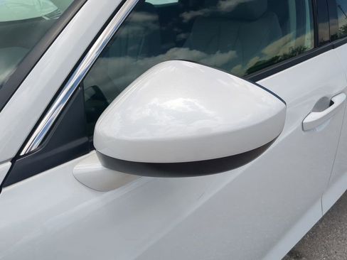 New 2025 Acura Integra Base image 12