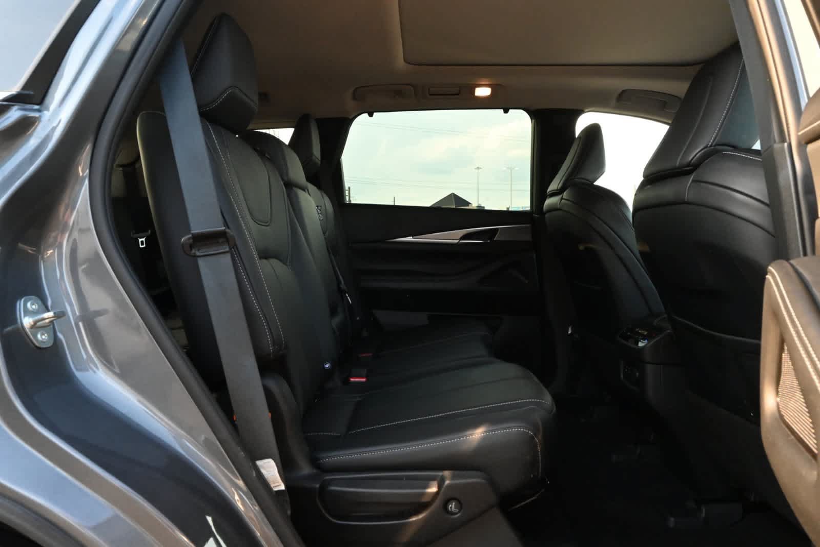 Certified 2023 INFINITI QX60 Luxe w/ Cargo Package AWD/4WD image 21