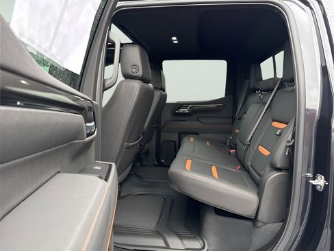 Used 2025 GMC Sierra 1500 AT4 w/ AT4 Premium Package image 17