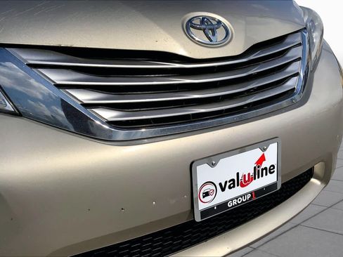 Used 2015 Toyota Sienna Limited FWD image 29