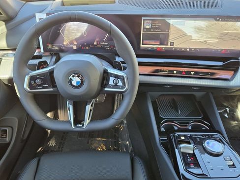 Used 2026 BMW 530i xDrive w/ M Sport Package AWD/4WD image 32
