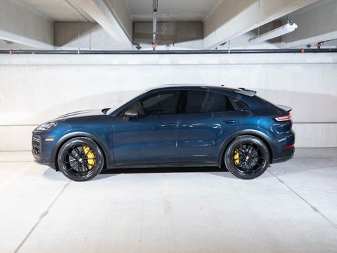 Certified 2024 Porsche Cayenne Turbo GT AWD/4WD image 2