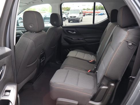 Used 2021 Chevrolet Traverse LS AWD/4WD image 5
