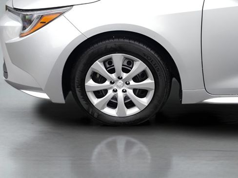 Certified 2024 Toyota Corolla LE FWD image 3