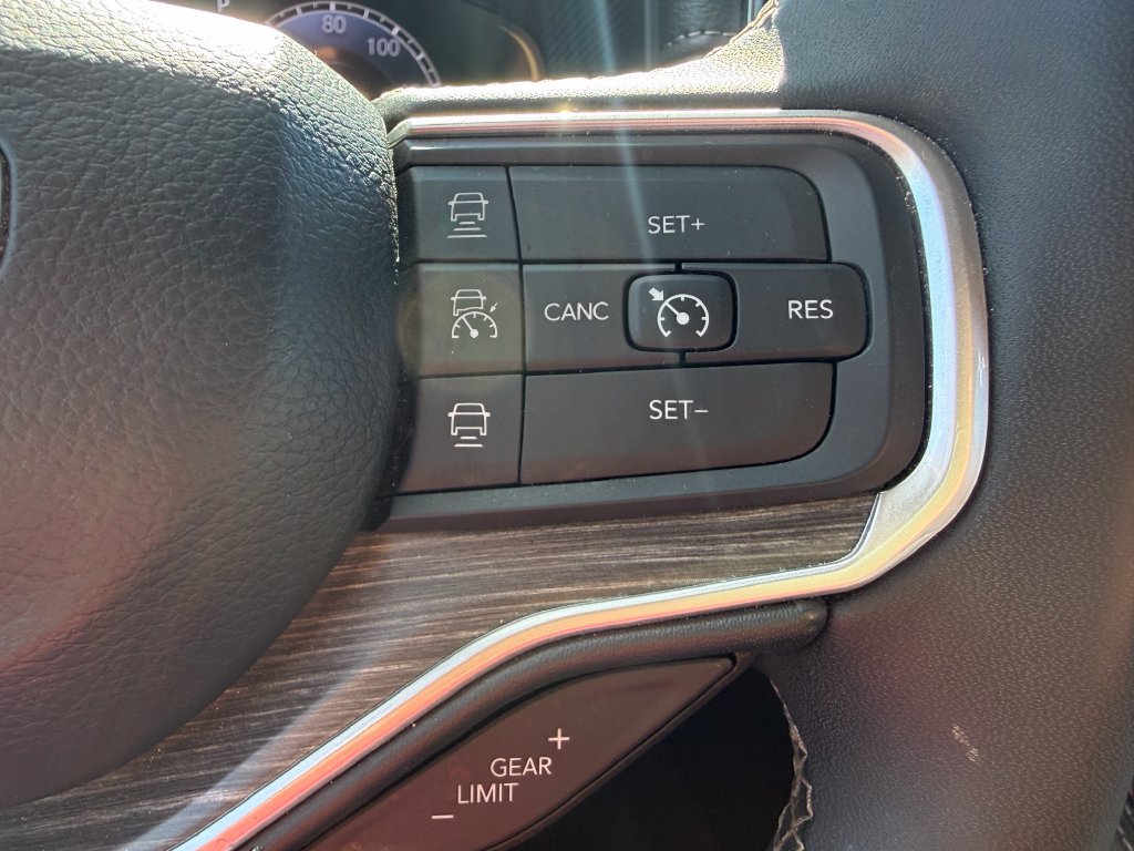 Used 2024 Jeep Wagoneer Series II AWD/4WD image 17